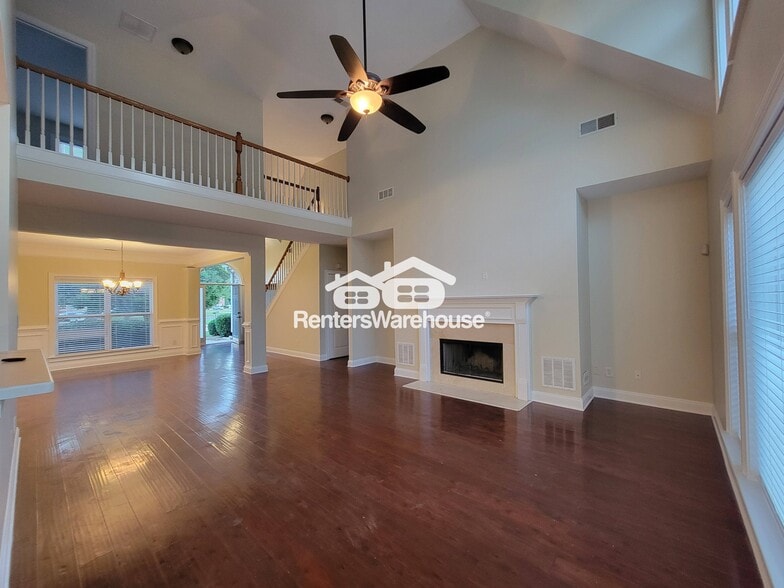 Building Photo - 1025 Rowanshyre Cir