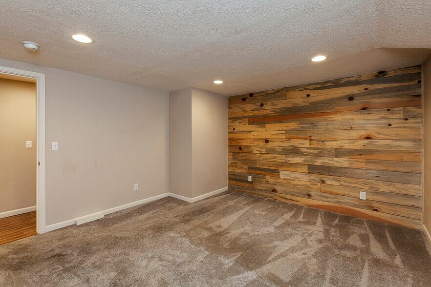 Building Photo - 3384 SE Gladstone St