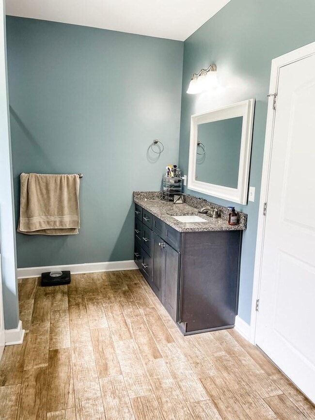 Building Photo - 4639 Headland Ave