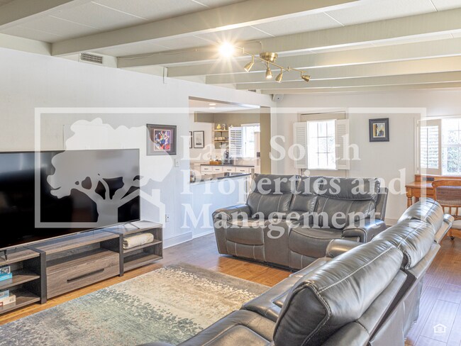 Building Photo - 327 Easton Dr