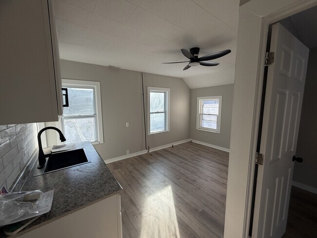 Building Photo - 3193 W 50th St