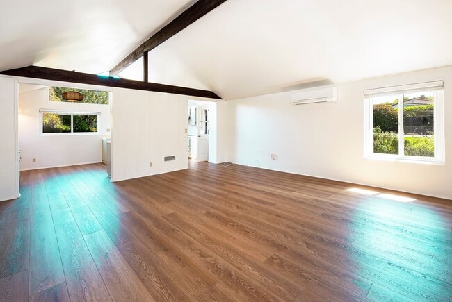 Building Photo - Charming 2-Bedroom Retreat Near More Mesa ...
