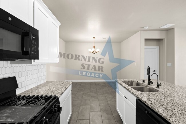 Building Photo - 4 bedroom with 3 bathrooms!!!!
