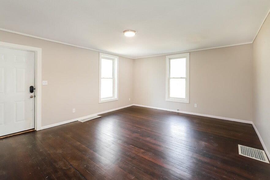 Building Photo - 628 Spruce St