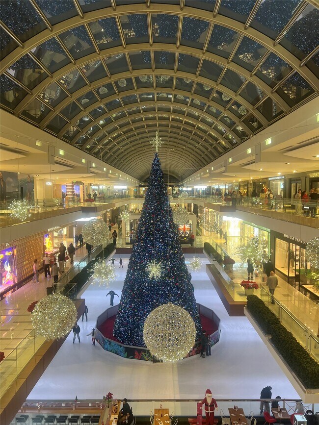 Building Photo - 2400 McCue Rd