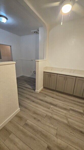 Building Photo - 1219 1/2 W 62nd St