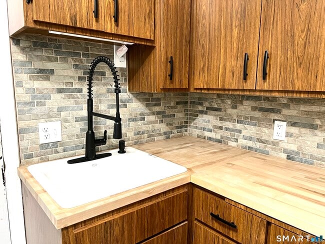 Building Photo - 130 Platt Ave