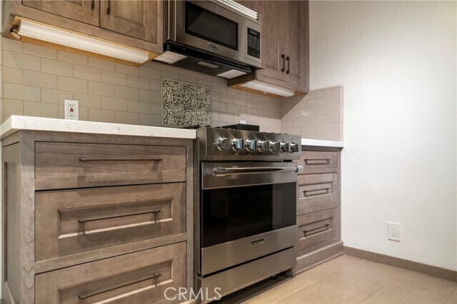 Building Photo - 229 Glenullen Dr