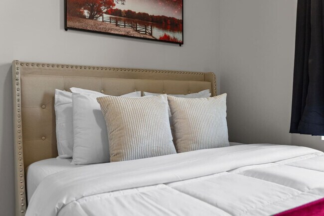 Building Photo - 1800 W Bethune St