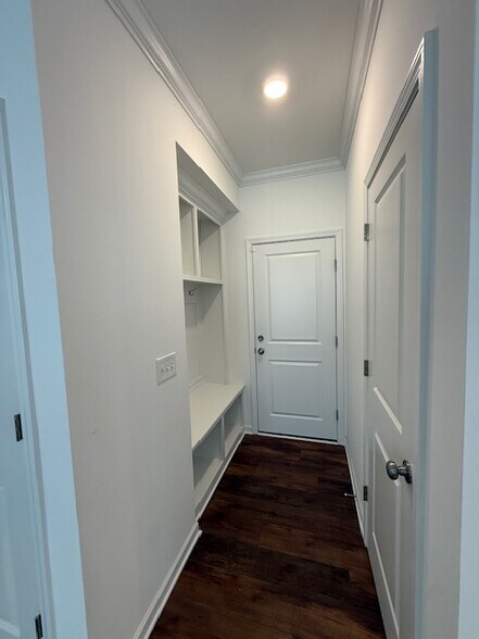 Building Photo - 849 Sage Hill Dr