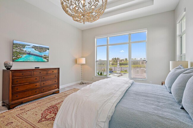 Building Photo - 8270 SE Pennock Trail