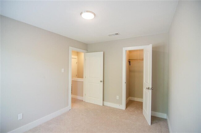 Building Photo - 11901 Alpheus Ave