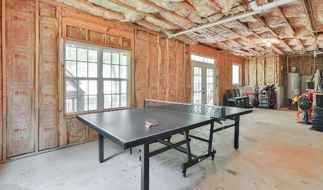 Building Photo - 164 Greenview Dr