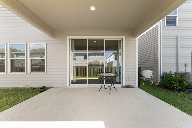 Building Photo - 1386 NW 132nd Cir