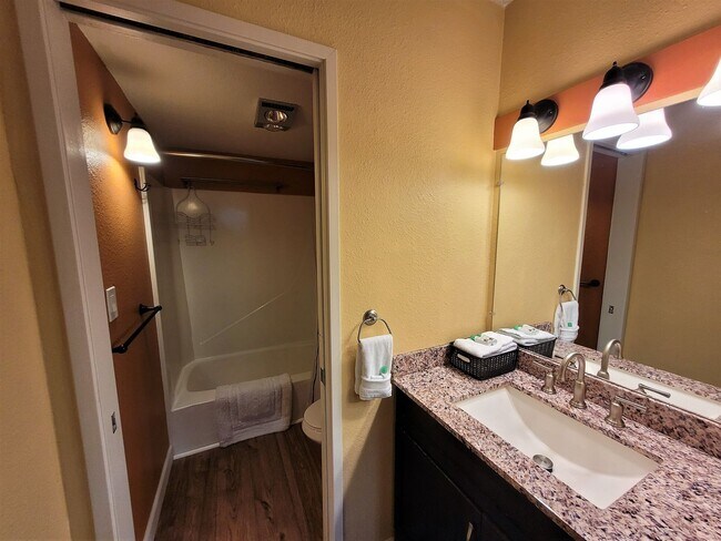 Building Photo - Mt. Bachelor Village Condo #207