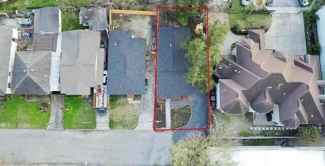 Building Photo - 1202 Common Park Dr
