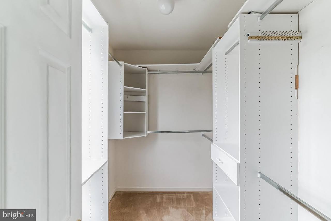 Building Photo - 5103 Drawbridge Ct