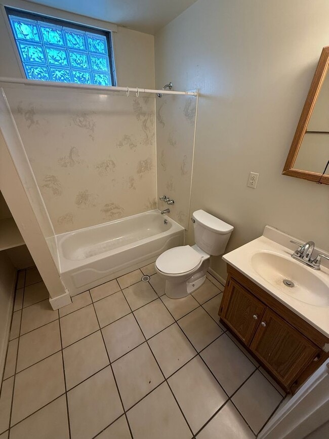 Building Photo - 171 W Patterson Ave