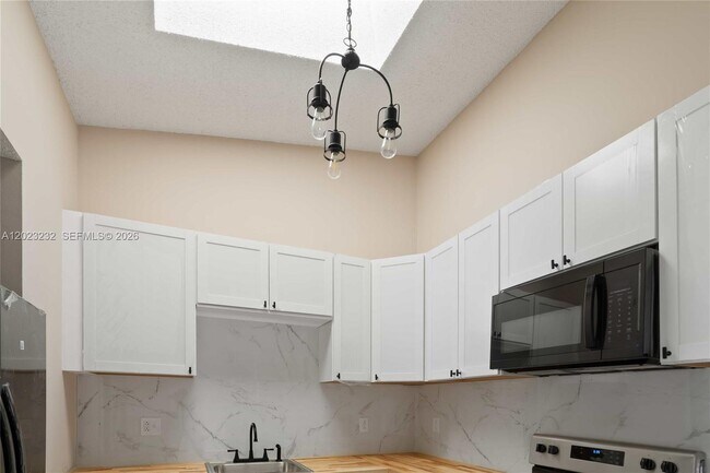 Building Photo - 3633 NW 99th Terrace