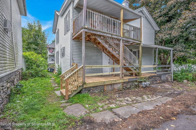 Building Photo - 629 Beech St