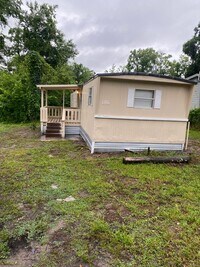 Building Photo - Remodeled mobile home
