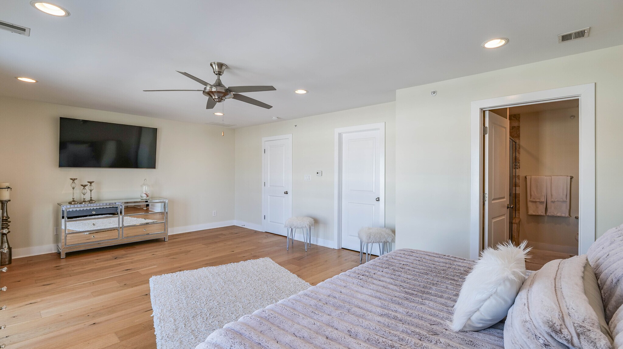 Building Photo - 210 N Madison Ave