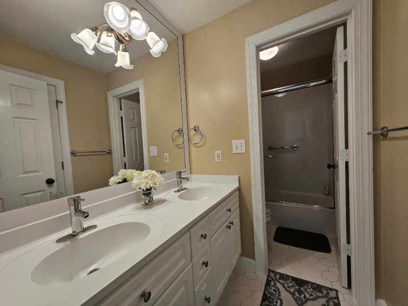 Building Photo - 110 Vicarage Ct