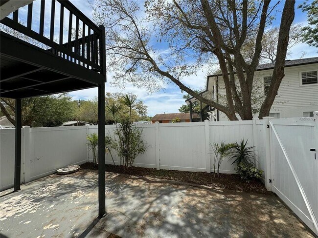 Building Photo - 310 7th St N