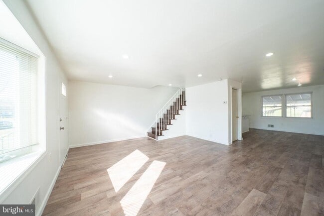 Building Photo - 3167 Ryerson Cir
