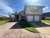 Building Photo - 8119 Crestwick Dr