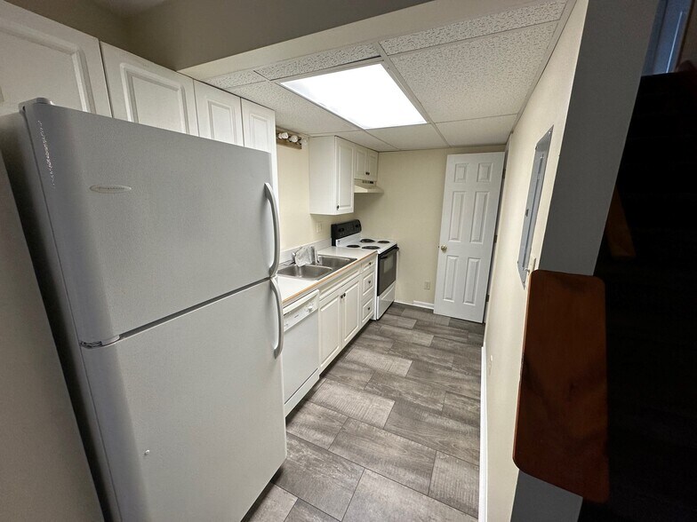 Kitchen - 426 W Main St