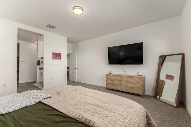 Building Photo - 1714 W Starfire Ave