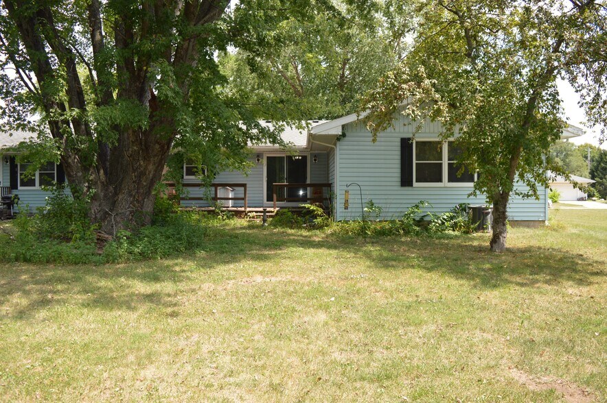 Building Photo - 419 Dallas St