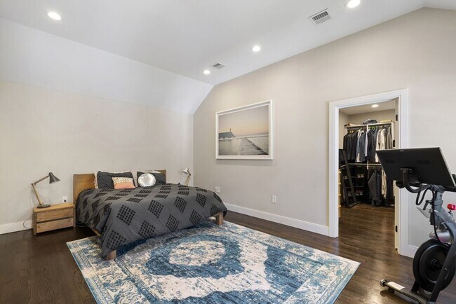 Building Photo - 265 Jackson St