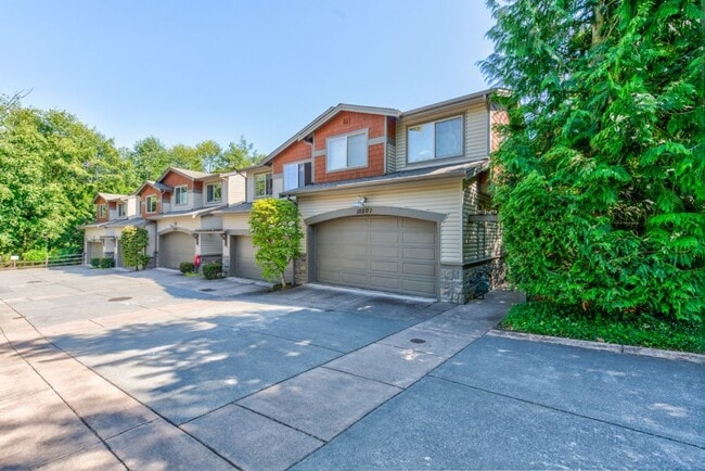 Building Photo - 3Bd/2.5Ba Kirkland Townhouse