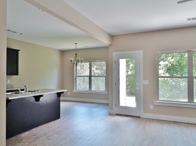 Building Photo - Home for Rent in Tuscaloosa, AL... Available to View Now!!!