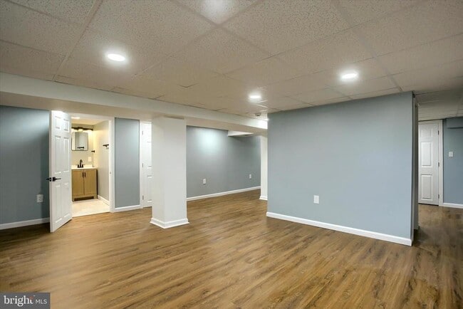 Building Photo - 2400 Linglestown Rd