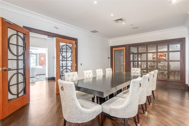 Building Photo - 610 W Las Olas Blvd