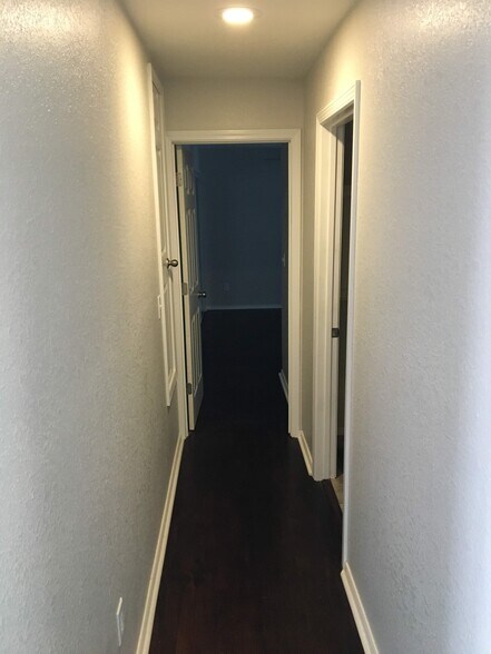 hallway - 1622 S Whittle Ave