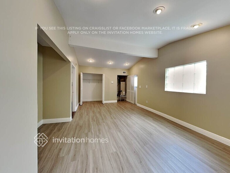 Building Photo - 6160 SW 63rd Ave