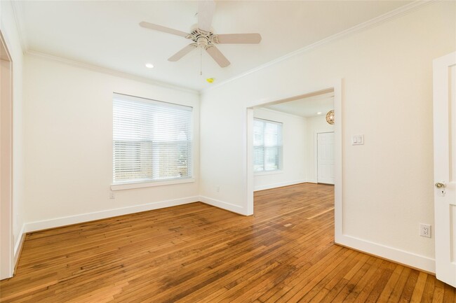 Building Photo - 2516 Avenue K