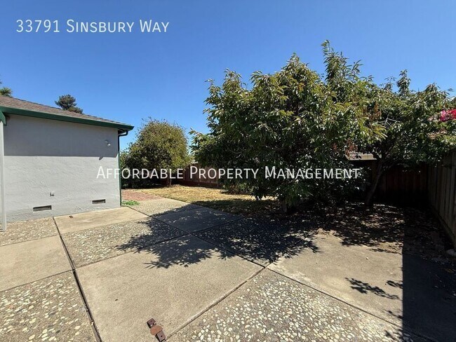 Building Photo - 33791 Sinsbury Way