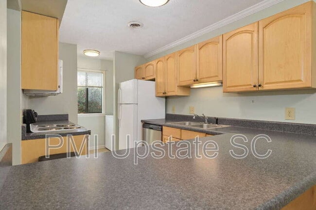 Building Photo - 100 Buttercup Way