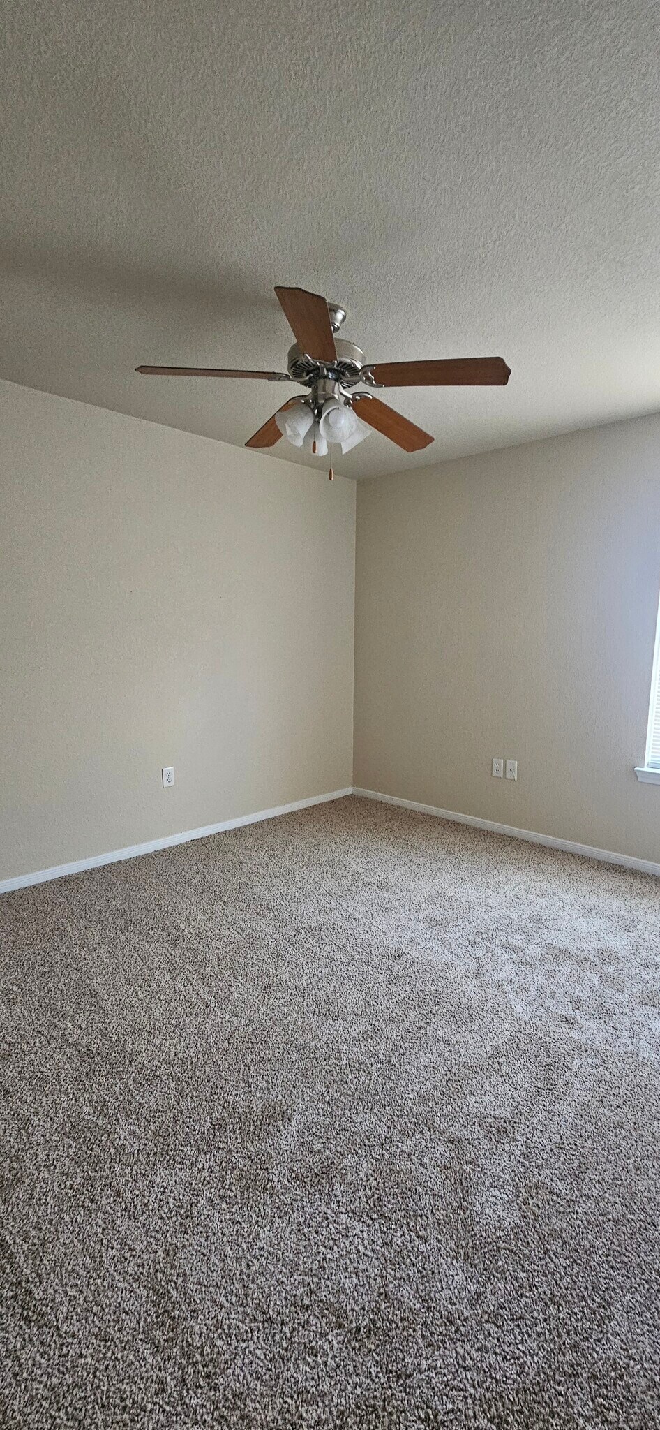 Building Photo - 2415 Merle Dr