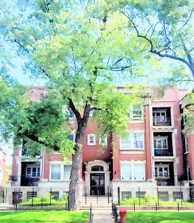 Building Photo - 5231 S Michigan Ave