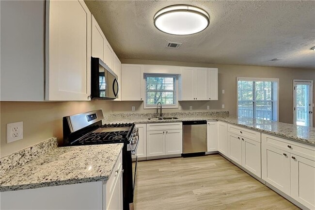 Building Photo - 111 Trellis Ct