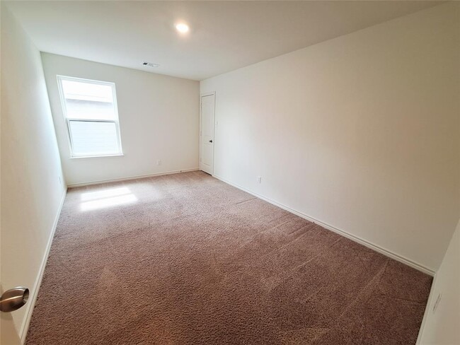 Building Photo - 14417 Prairie Sod Ln