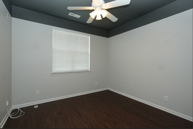 Building Photo - Charming 3-bedroom, 2-bath home