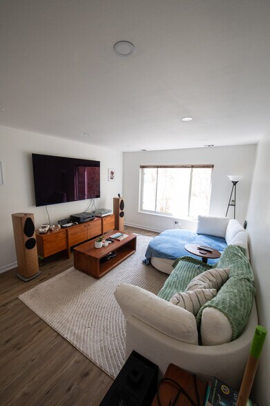 Building Photo - 3106 Pine Cone Ct