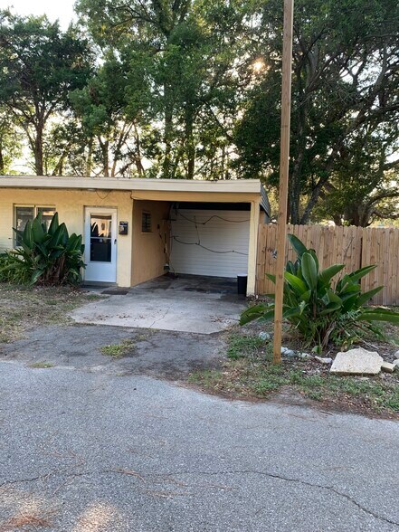 Building Photo - 240 Hollywood Blvd SE